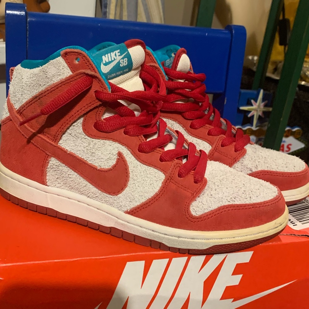 Men’s worn once Nike Dunk SB High “Dr. Seuss” sz 7.5, no OG box .no extra lace